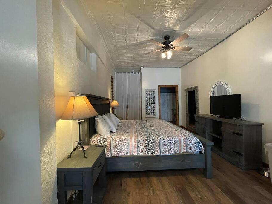 Апартаменты Loft 4 - 1 Of 5 Downtown Алпайн Экстерьер фото