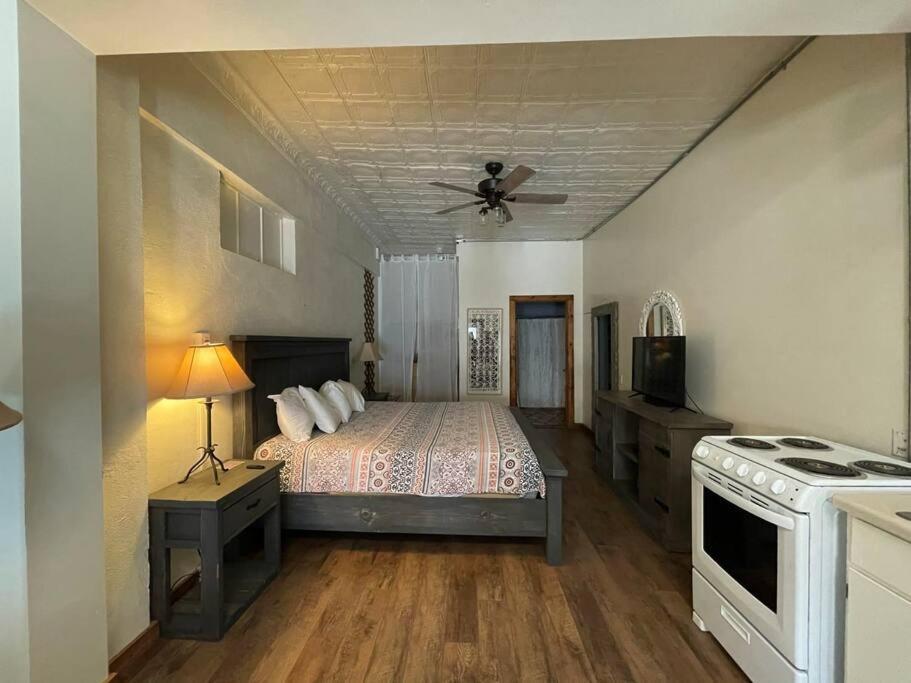 Апартаменты Loft 4 - 1 Of 5 Downtown Алпайн Экстерьер фото